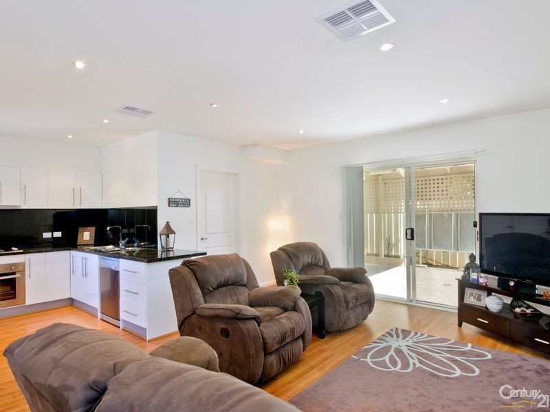 2/18 Quintus Terrace, Dover Gardens SA 5048