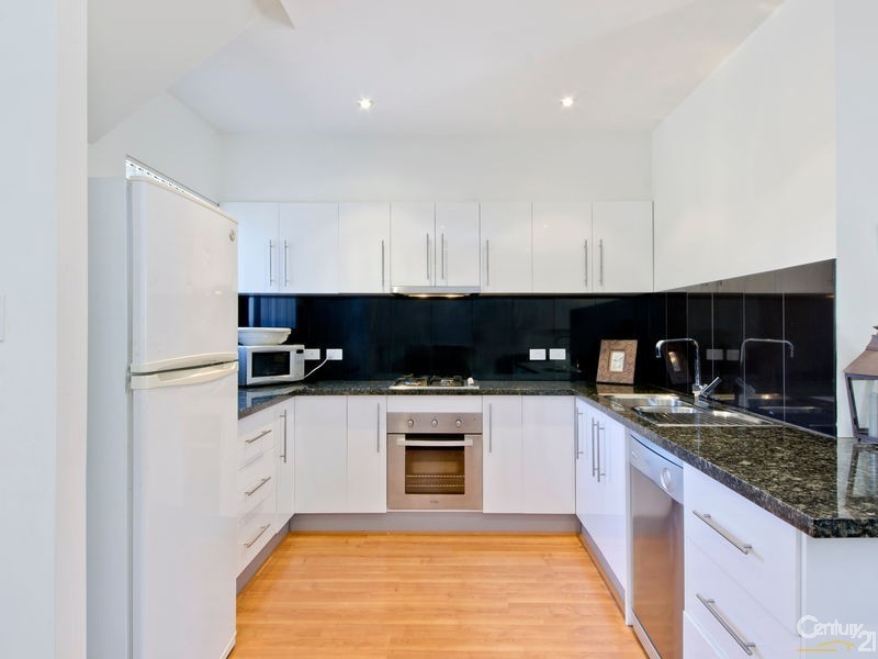 2/18 Quintus Terrace, Dover Gardens SA 5048