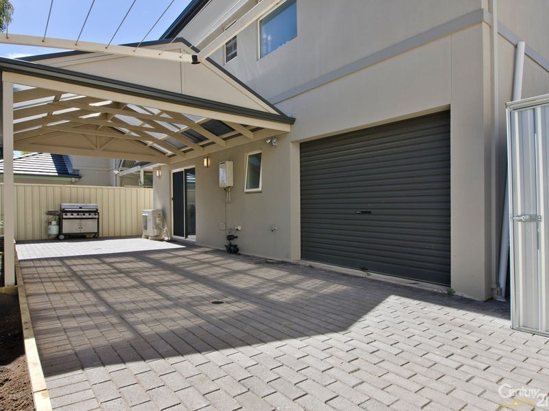 2/18 Quintus Terrace, Dover Gardens SA 5048