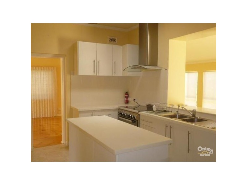 2 Cumberland Ave, Cumberland Park SA 5041