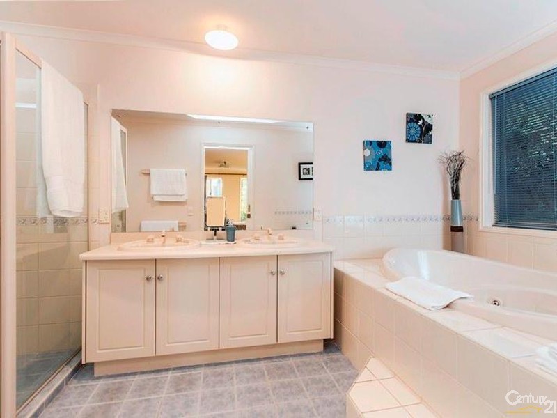 11 Newland Court, Craigburn Farm SA 5051