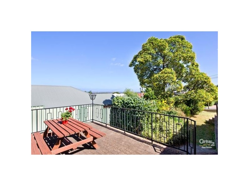 8 Highland Ave, Torrens Park SA 5062