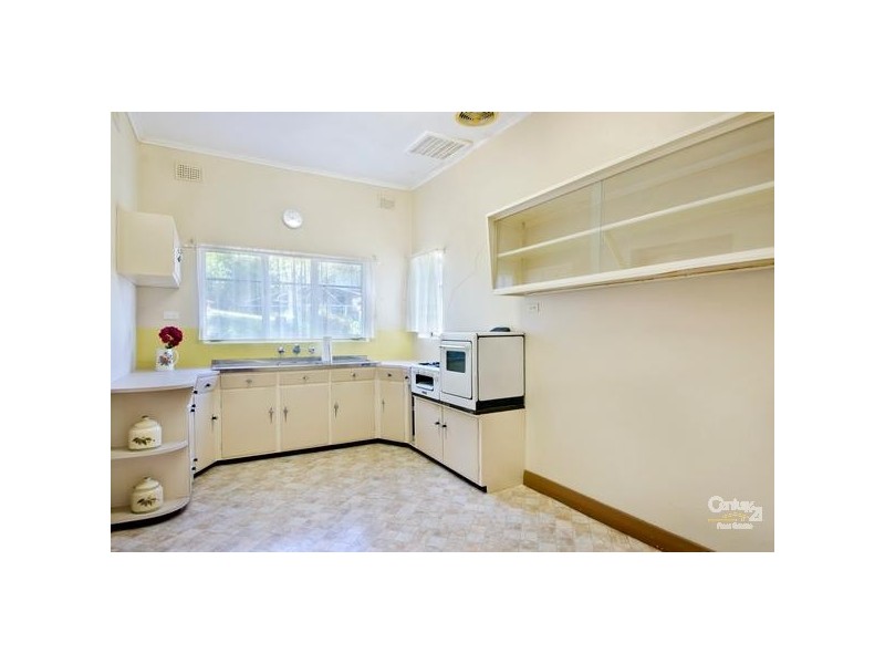 8 Highland Ave, Torrens Park SA 5062