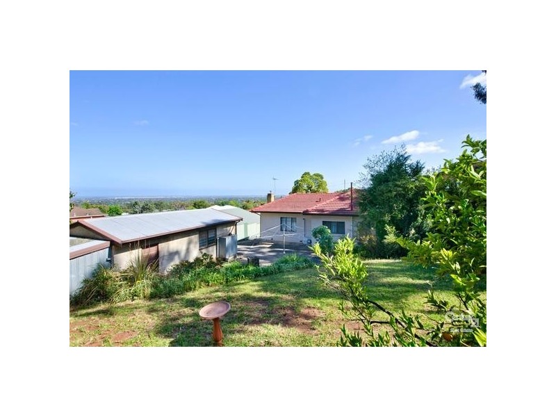 8 Highland Ave, Torrens Park SA 5062