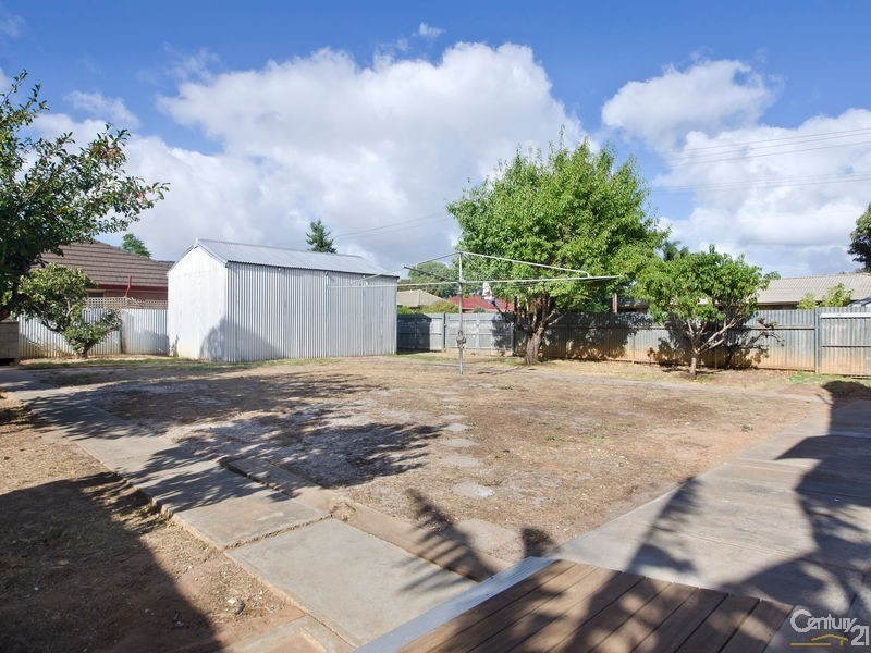 48 English Avenue, Clovelly Park SA 5042