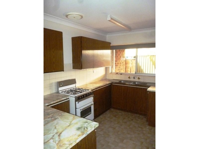 2/5 Dunrobin, Black Forest SA 5035