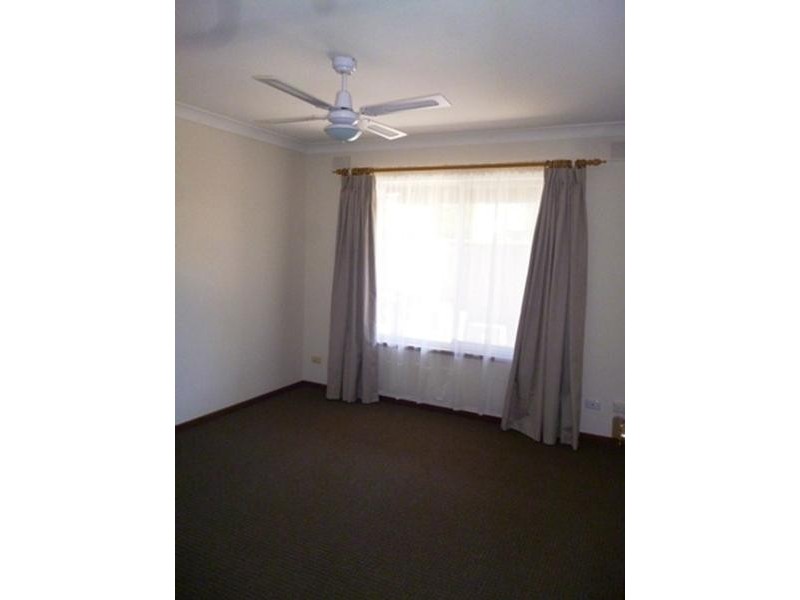 2/5 Dunrobin, Black Forest SA 5035