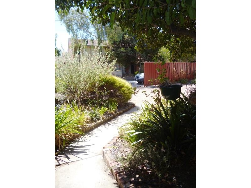 2/5 Dunrobin, Black Forest SA 5035