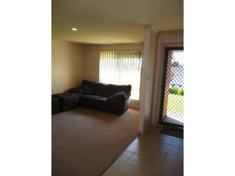 9 Champagne Crescent, Woodcroft SA 5162