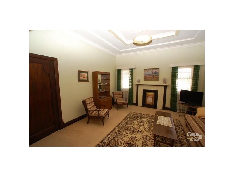 7 Albion Ave, Glandore SA 5037