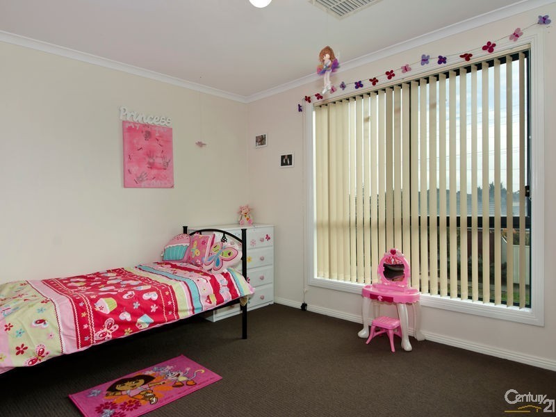 18 Richard Avenue, Mitchell Park SA 5043