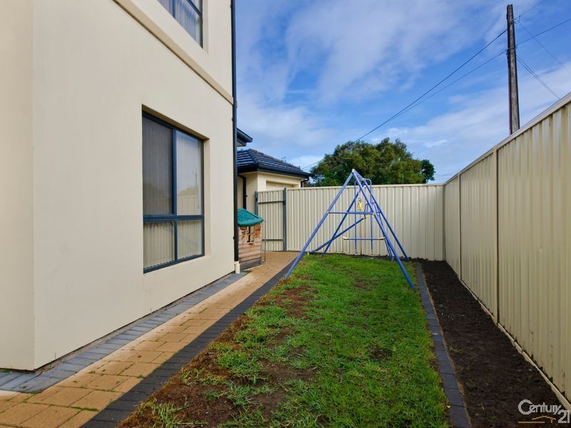 18 Richard Avenue, Mitchell Park SA 5043