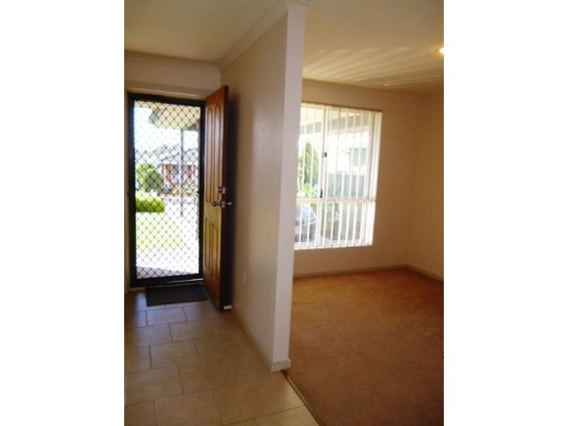 9 Champagne Crescent, Woodcroft SA 5162