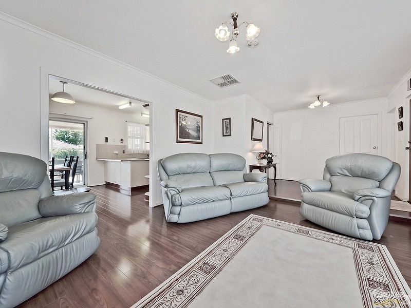6 Nanette Road, Valley View SA 5093