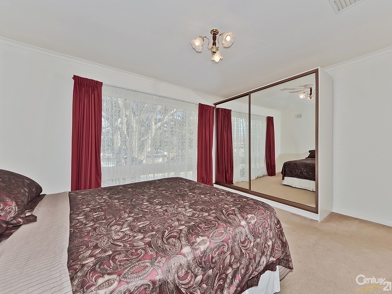 6 Nanette Road, Valley View SA 5093