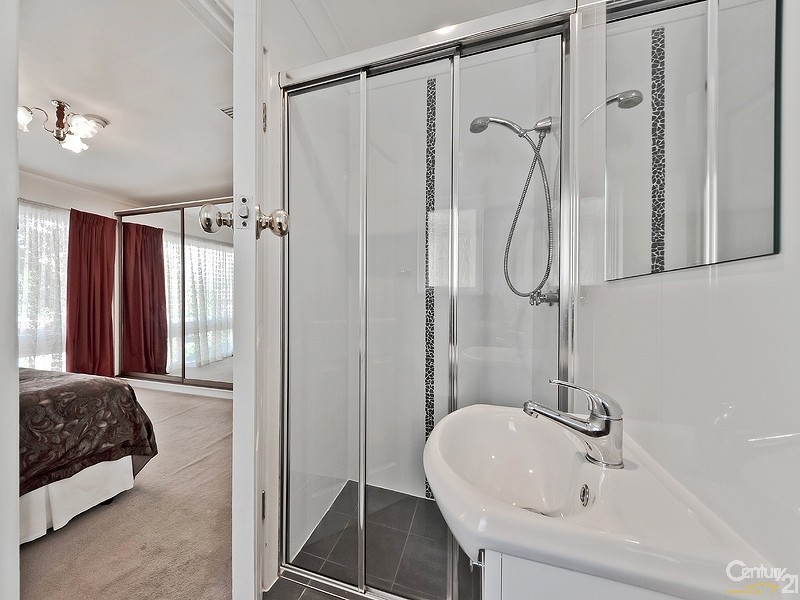 6 Nanette Road, Valley View SA 5093
