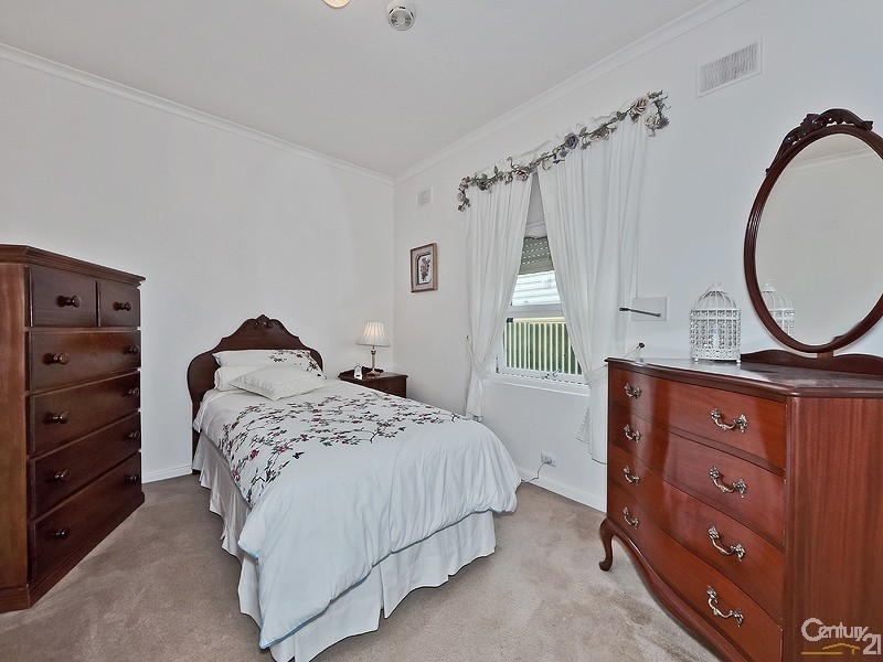6 Nanette Road, Valley View SA 5093
