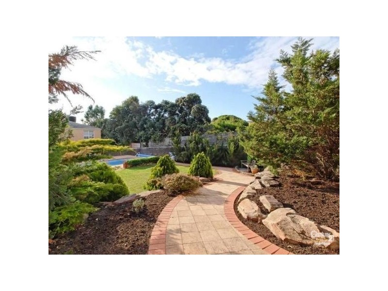 10 River Parade, Hallett Cove SA 5158