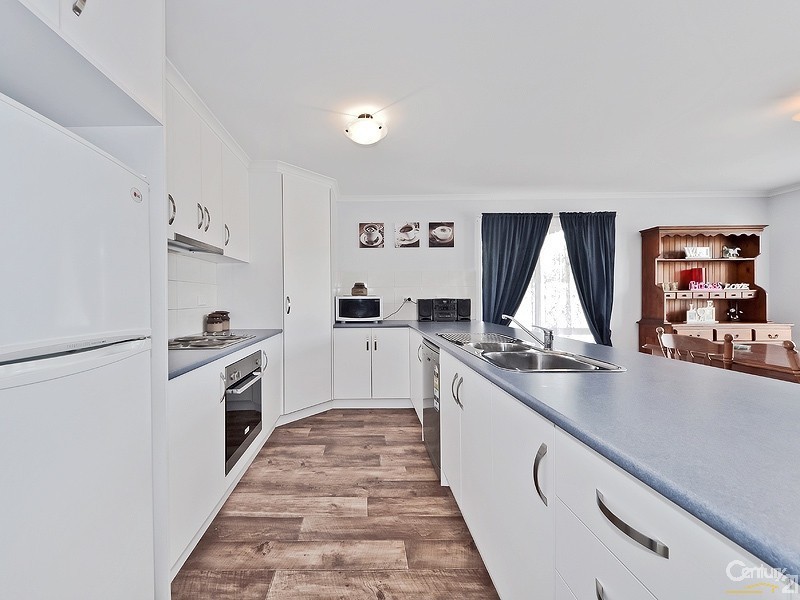 15a Whinnerah Avenue, Aldinga Beach SA 5173
