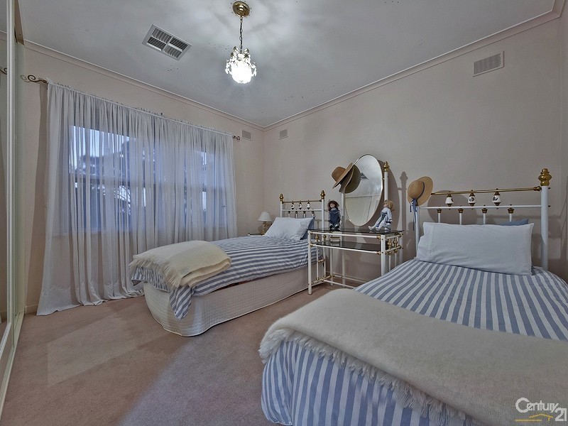 14 Port Lincoln Boulevard, Pasadena SA 5042