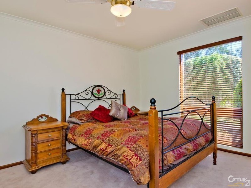 6 Elmgrove Street, Aberfoyle Park SA 5159