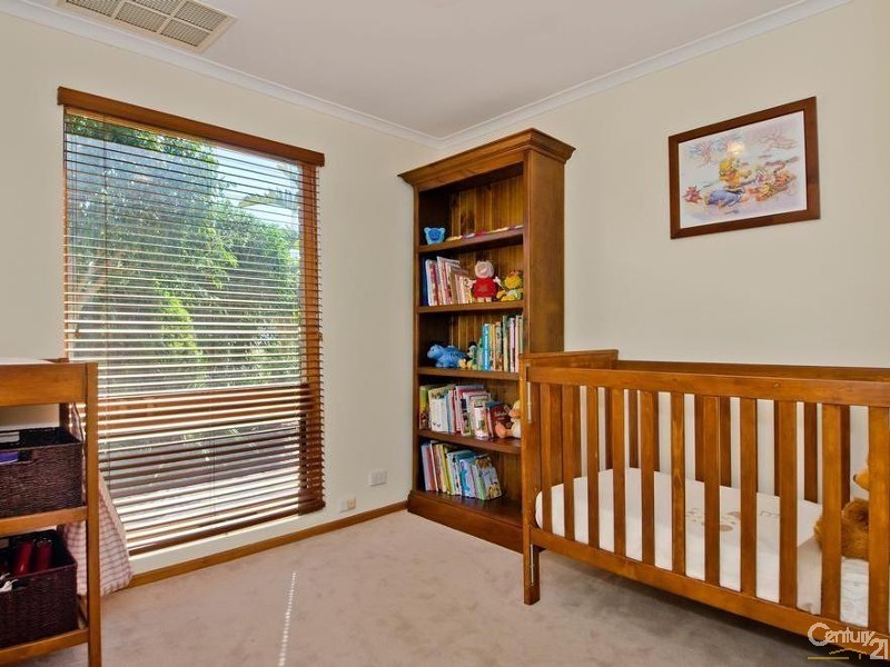 6 Elmgrove Street, Aberfoyle Park SA 5159