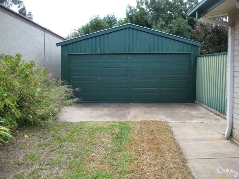 16 Felix Crescent, Morphett Vale SA 5162