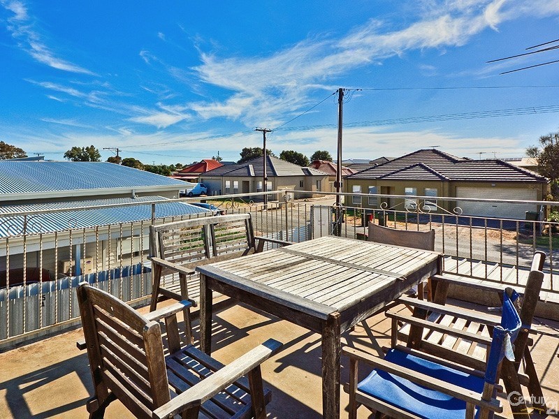 15 Whinnerah Avenue, Aldinga Beach SA 5173