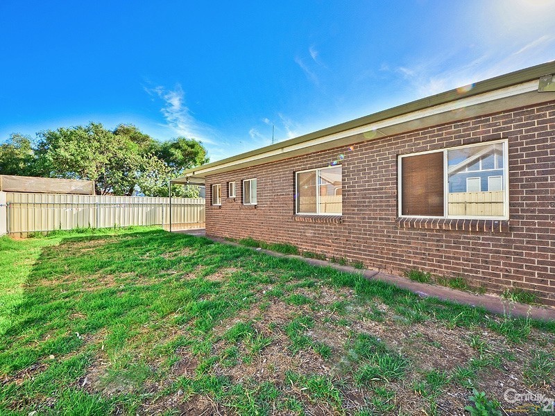 15 Whinnerah Avenue, Aldinga Beach SA 5173