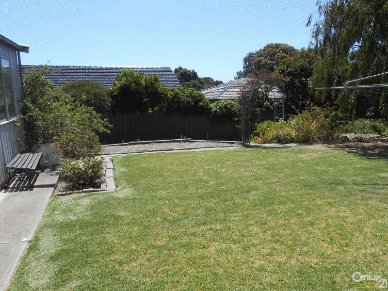 28 Sargent Parade, Bellevue Heights SA 5050