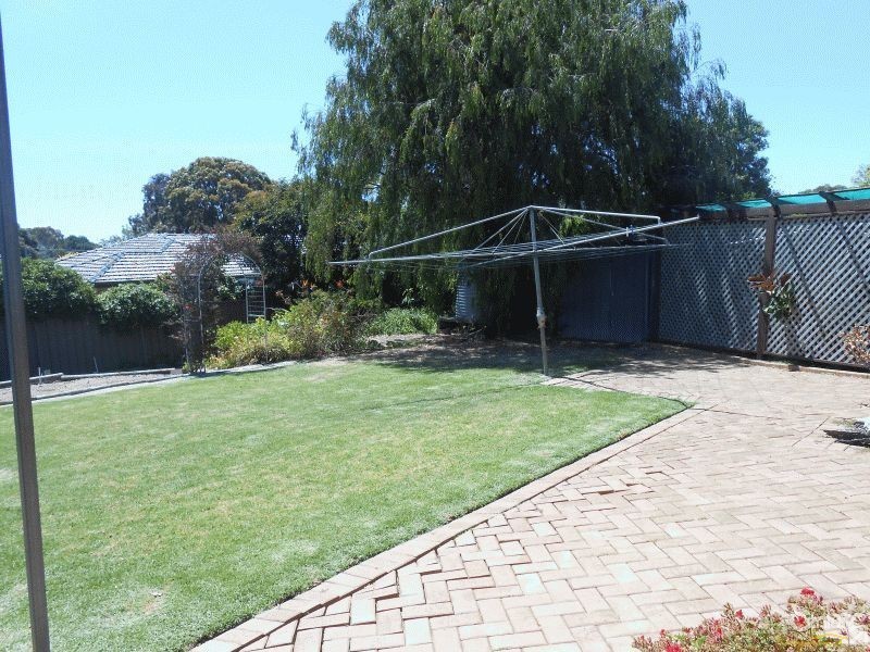 28 Sargent Parade, Bellevue Heights SA 5050