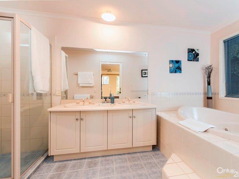 11 Newland Court, Craigburn Farm SA 5051