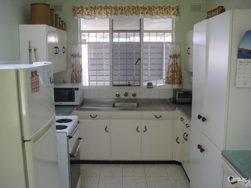 15 McAllan Avenue, Seaton SA 5023