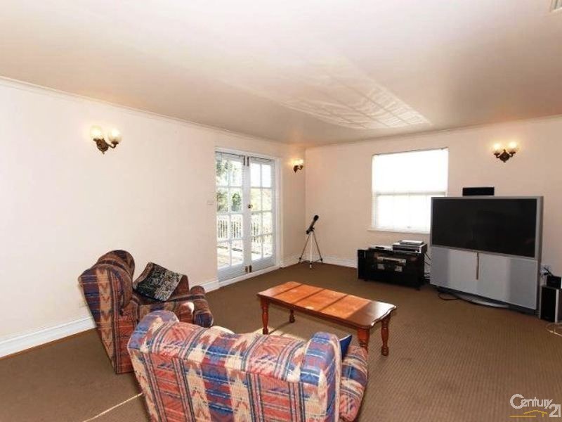 10 River Parade, Hallett Cove SA 5158
