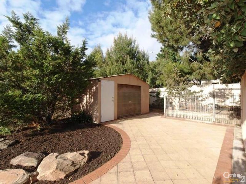 10 River Parade, Hallett Cove SA 5158