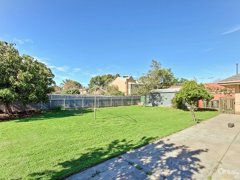 13 Winifred Avenue, Glandore SA 5037