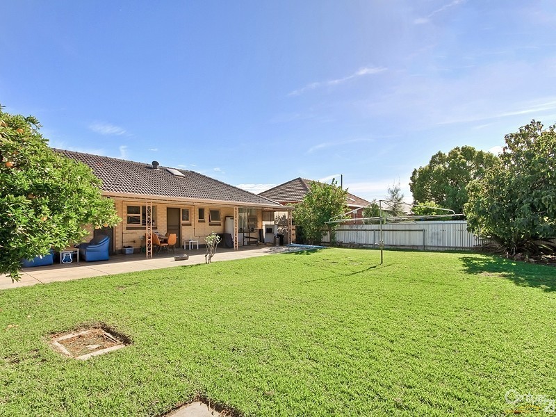 13 Winifred Avenue, Glandore SA 5037