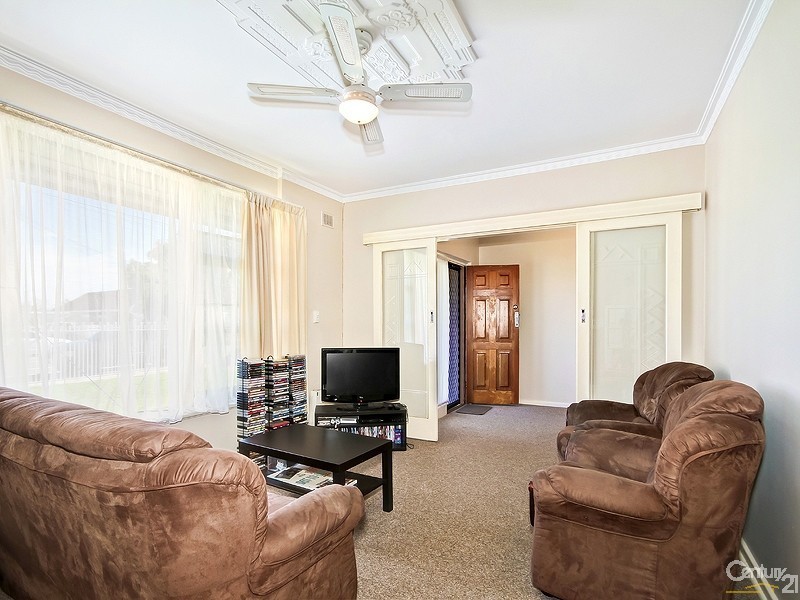 13 Winifred Avenue, Glandore SA 5037