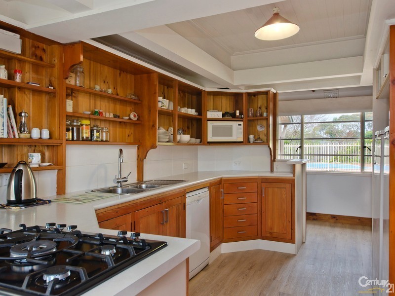 223 Shepherds Hill Road, Eden Hills SA 5050