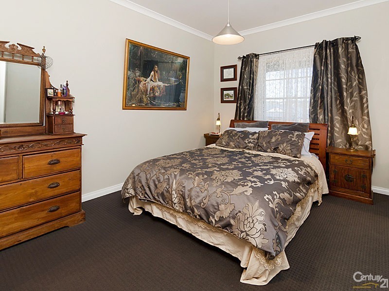9 Pollard Street, Mount Barker SA 5251