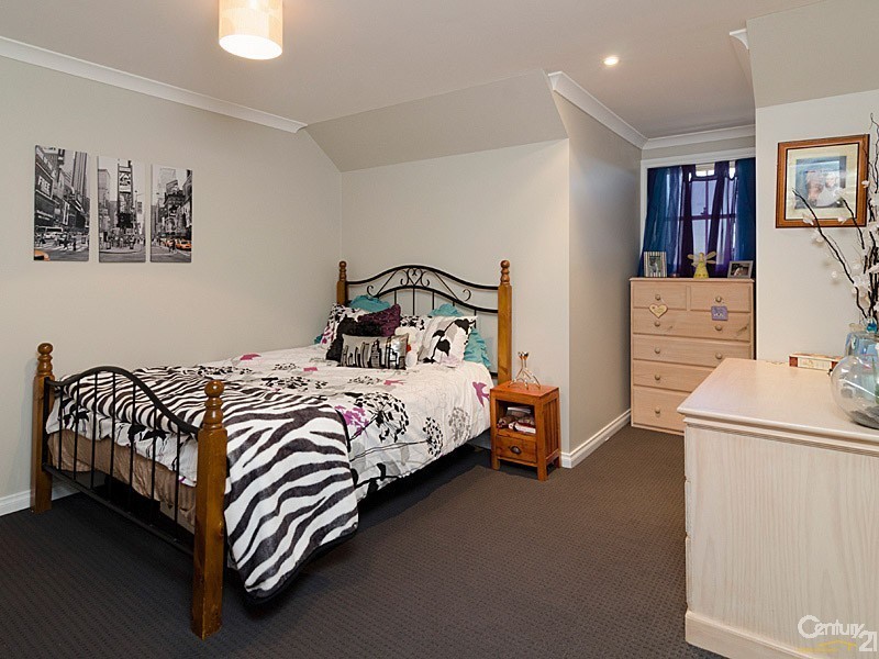 9 Pollard Street, Mount Barker SA 5251