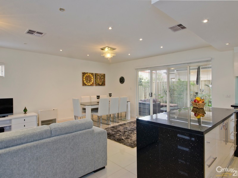 18 Quintus Terrace, Dover Gardens SA 5048