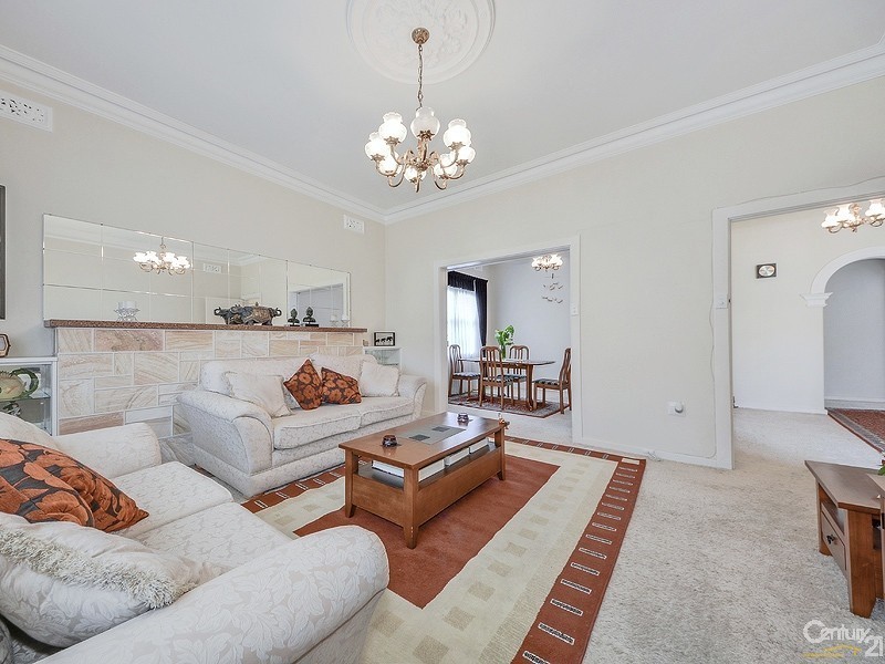 18 Dunbar Avenue, Lower Mitcham SA 5062