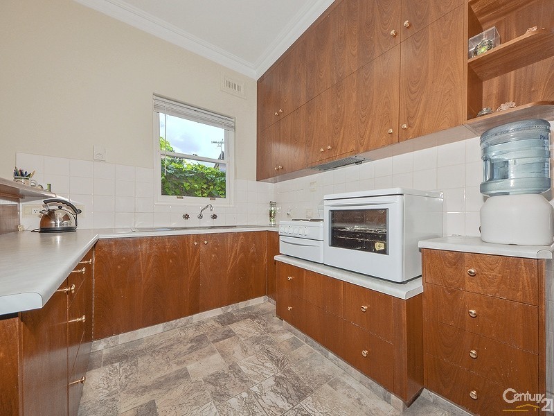 18 Dunbar Avenue, Lower Mitcham SA 5062