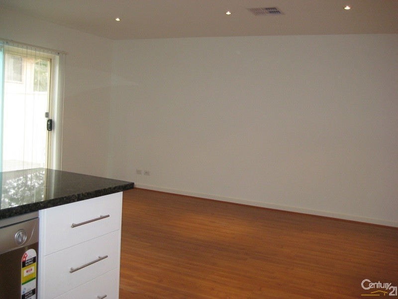 2/18 Quintus Terrace, Dover Gardens SA 5048