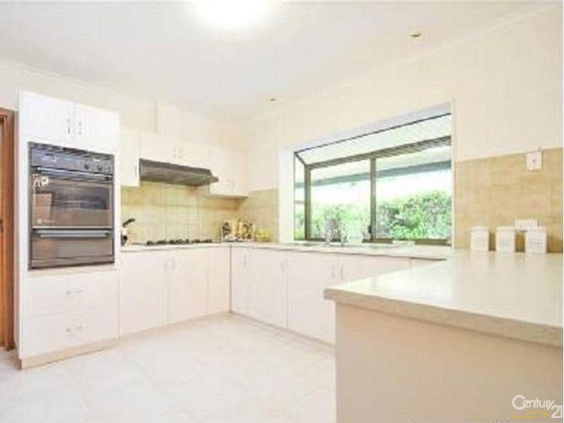 5 Woodland Grove, Aberfoyle Park SA 5159