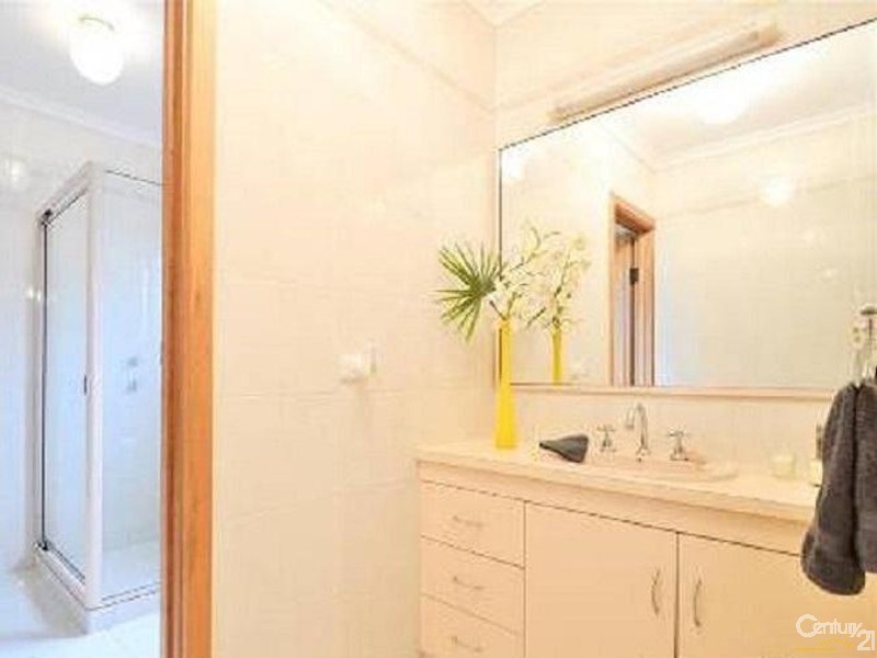 5 Woodland Grove, Aberfoyle Park SA 5159