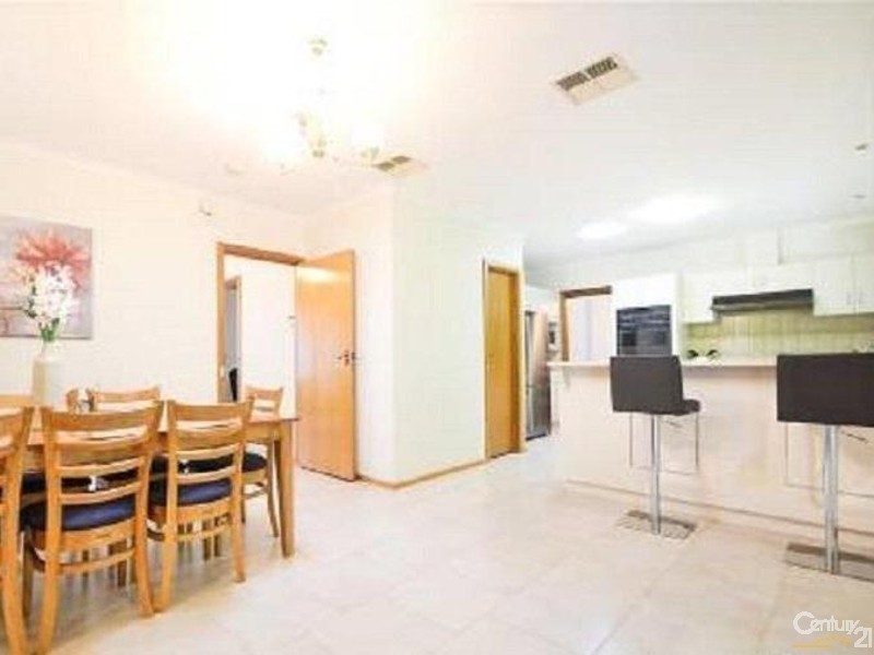 5 Woodland Grove, Aberfoyle Park SA 5159