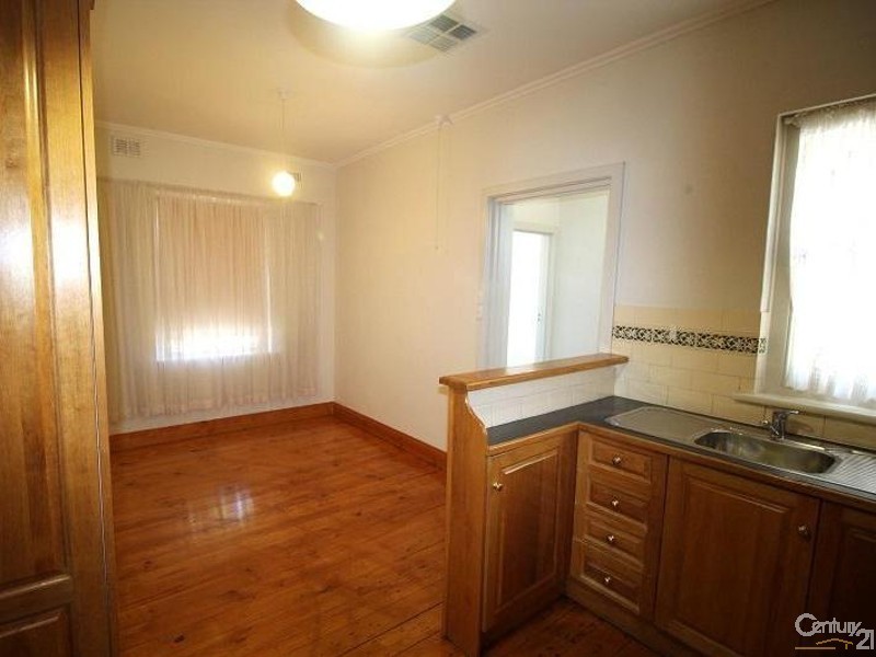 11 English Avenue, Clovelly Park SA 5042