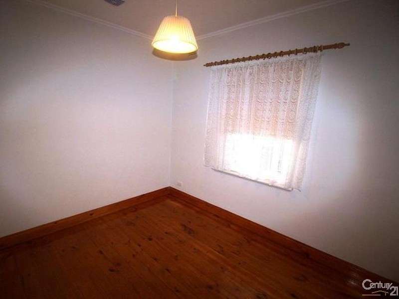 11 English Avenue, Clovelly Park SA 5042